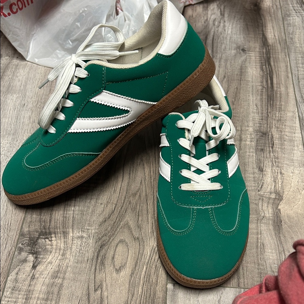 Green and White Sneakers - Picture 2 of 6